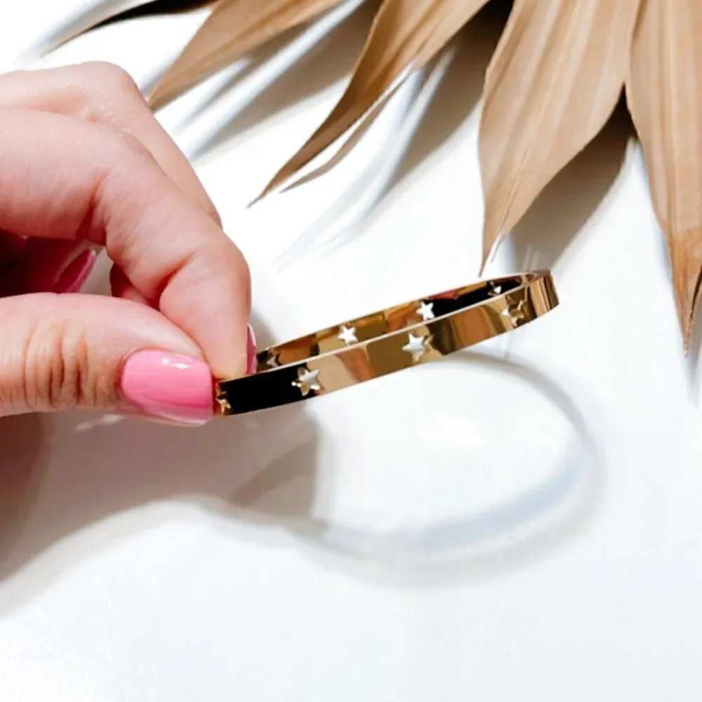 Gold star bangle  S419